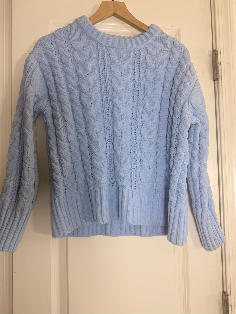 SO kohls Light Blue Cable Knit Crewneck Sweater